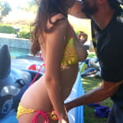 Elektra Rose in 'Dirty Neighbor'