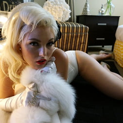 Pinup Doll