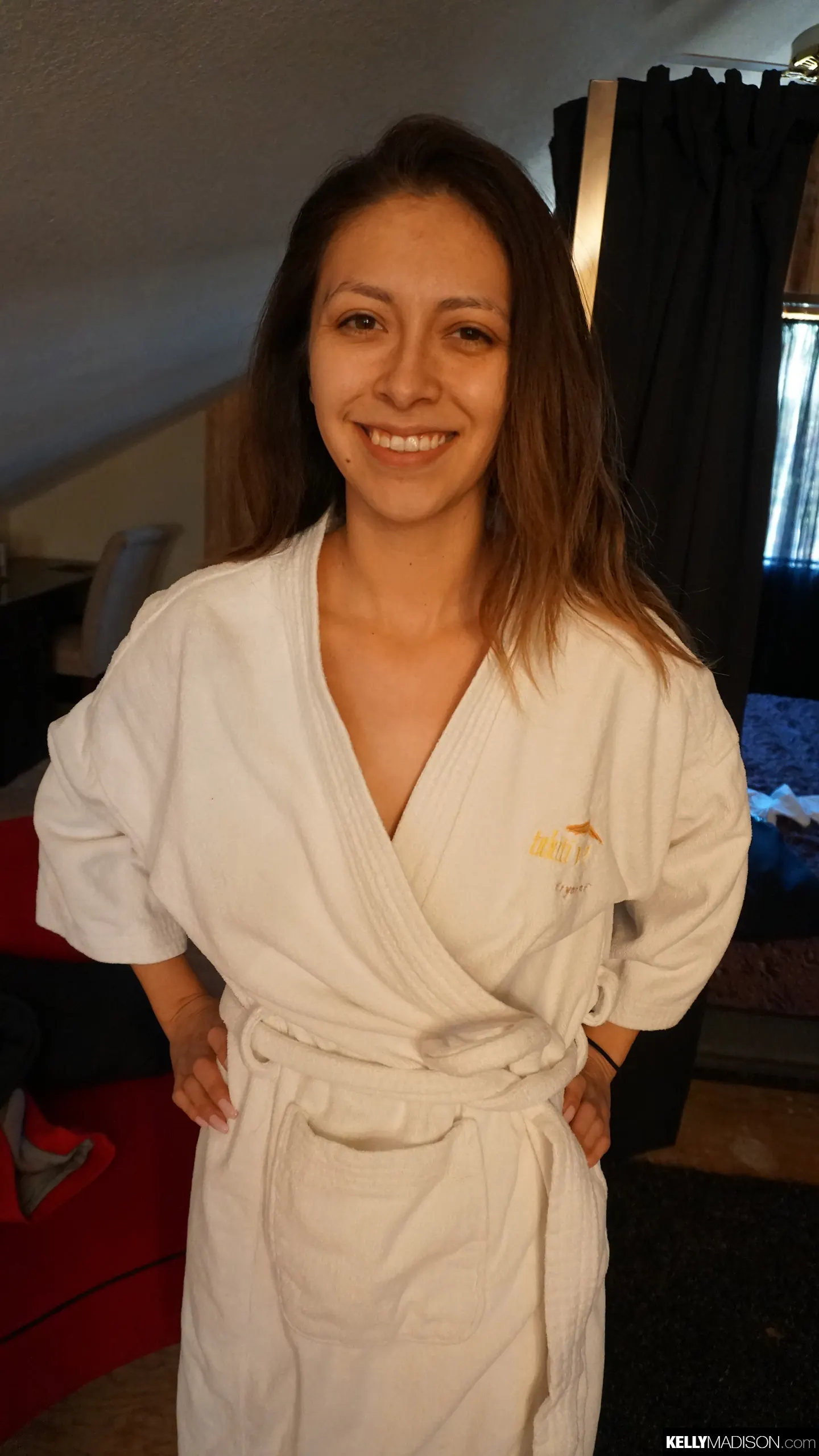 Kara Faux - Chica de la iglesia en pantalla dividida | Picture (1)