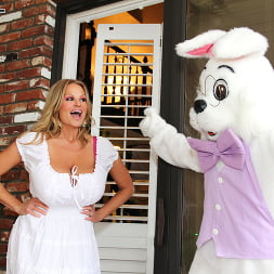 Bunny Luvs Kelly